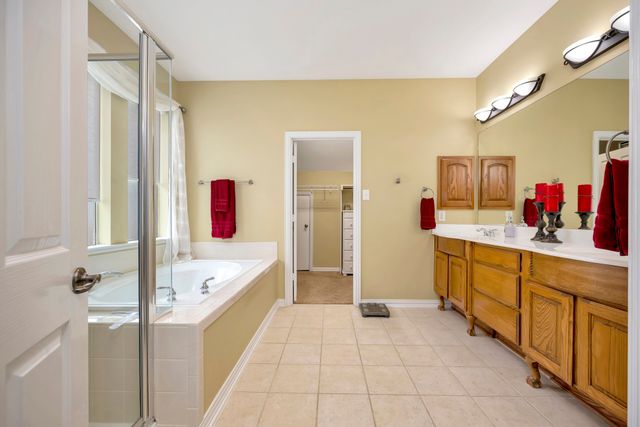 802 Little Cub Way, Euless, TX 76039