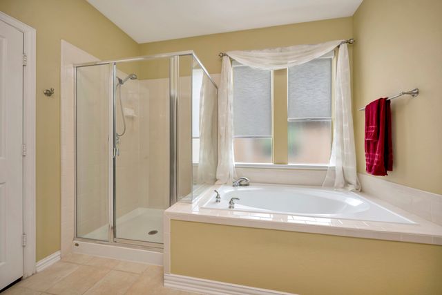 802 Little Cub Way, Euless, TX 76039