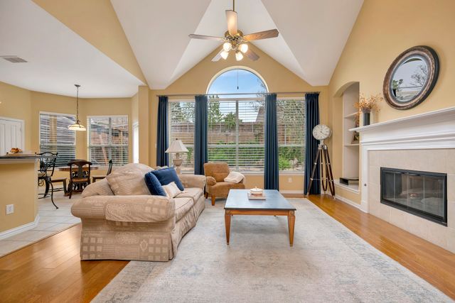 802 Little Cub Way, Euless, TX 76039