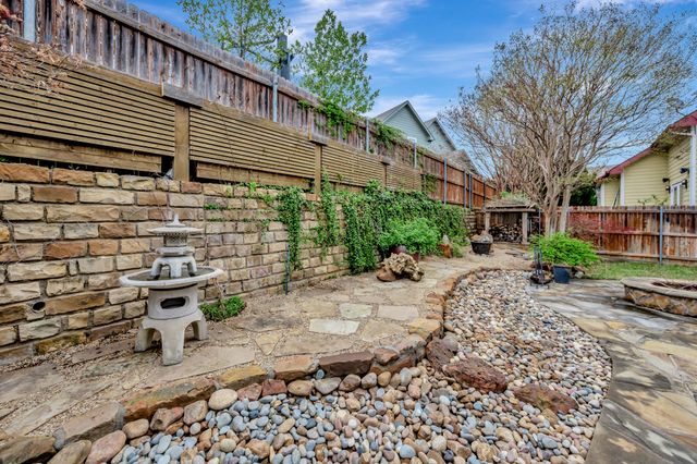 802 Little Cub Way, Euless, TX 76039