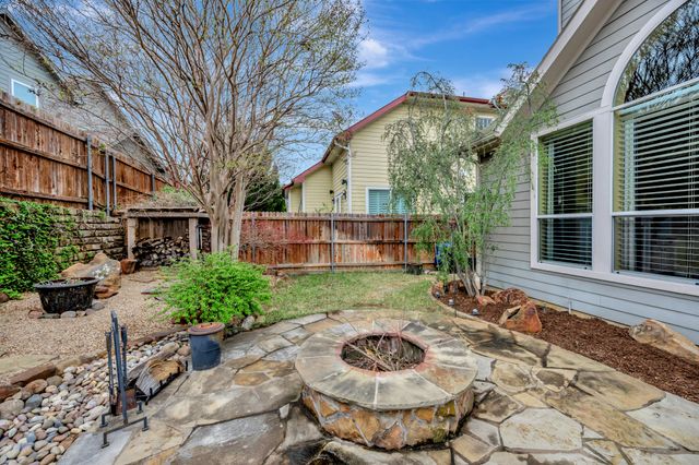 802 Little Cub Way, Euless, TX 76039