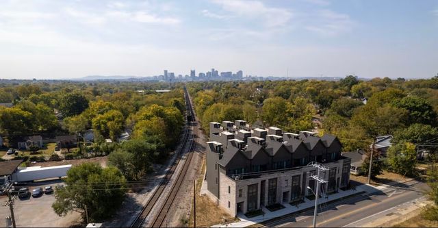 738 Douglas Ave Unit 8, Nashville, TN 37207