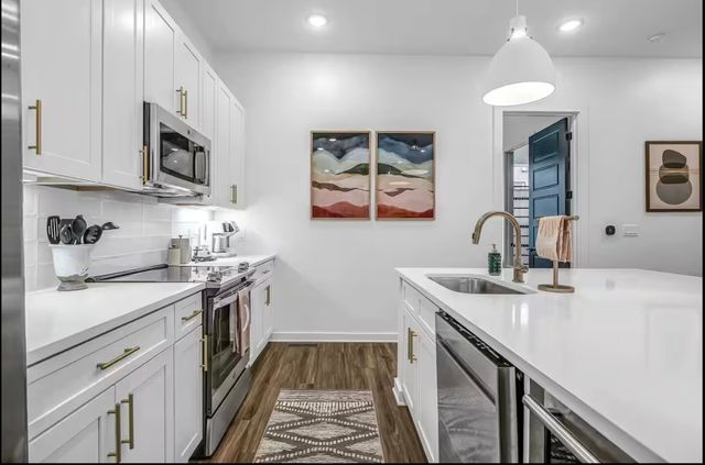 738 Douglas Ave Unit 8, Nashville, TN 37207