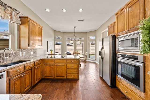 2736 Woodbridge Drive, Hurst, TX 76054