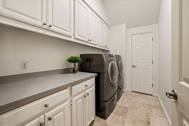 2736 Woodbridge Drive, Hurst, TX 76054