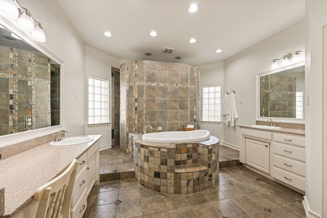 2736 Woodbridge Drive, Hurst, TX 76054
