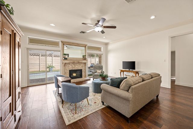 2736 Woodbridge Drive, Hurst, TX 76054