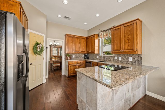 2736 Woodbridge Drive, Hurst, TX 76054