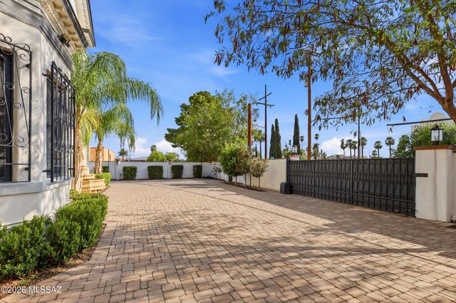 175 E 12th Street, Tucson, AZ 85701