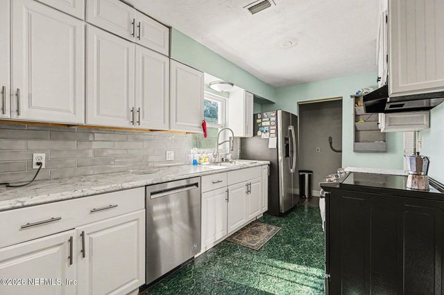 655 SW POINTVIEW Road, Keystone Heights, FL 32656