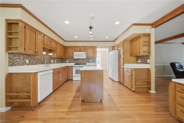 508 Las Gaviotas BLVD, Chesapeake, VA 23322