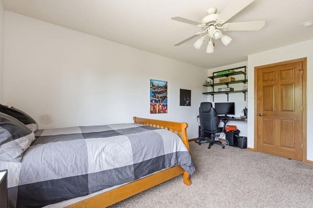 439 Pineview COURT N, Colgate, WI 53017