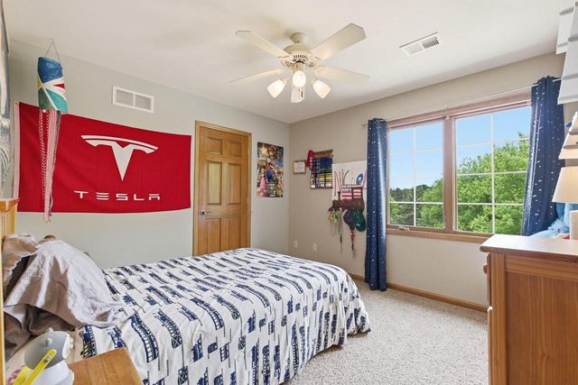 439 Pineview COURT N, Colgate, WI 53017