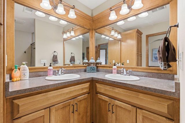 439 Pineview COURT N, Colgate, WI 53017