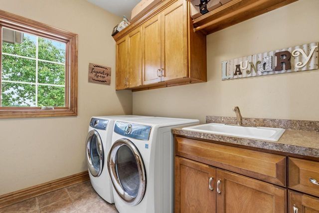439 Pineview COURT N, Colgate, WI 53017