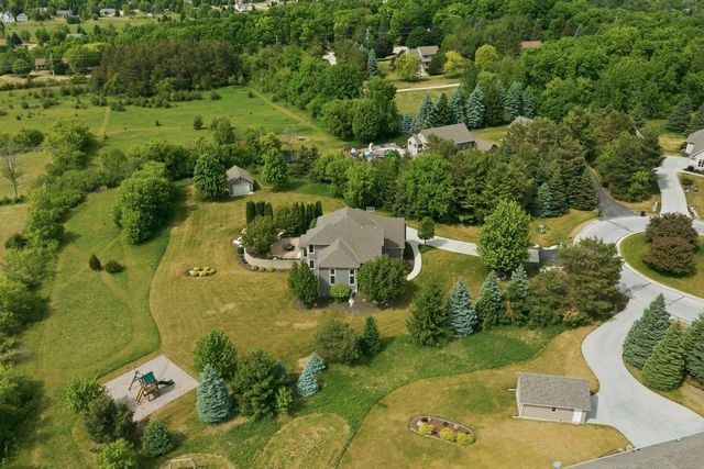 439 Pineview COURT N, Colgate, WI 53017