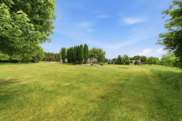 439 Pineview COURT N, Colgate, WI 53017