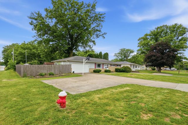 402 Bruce Avenue, Milan, IL 61264