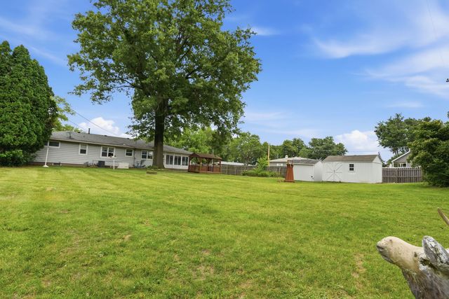 402 Bruce Avenue, Milan, IL 61264
