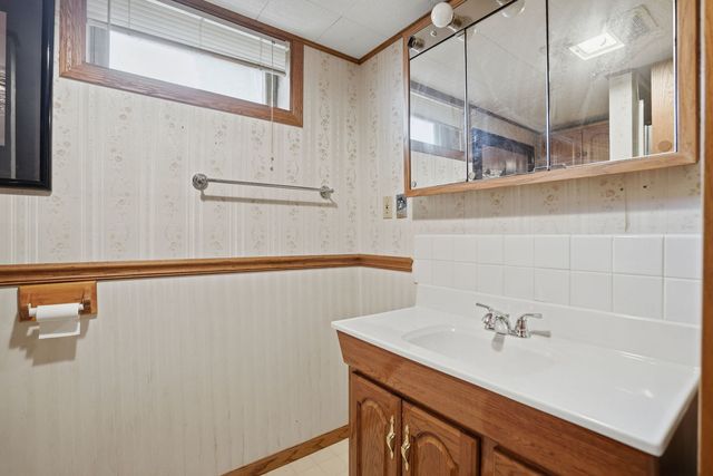 402 Bruce Avenue, Milan, IL 61264