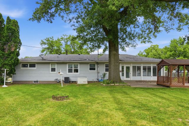 402 Bruce Avenue, Milan, IL 61264