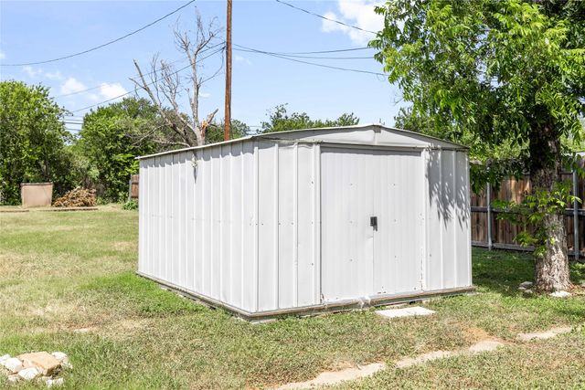 2411 Belmeade Avenue, Brownwood, TX 76801