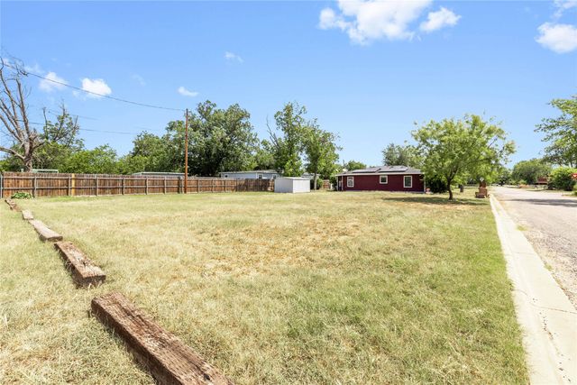 2411 Belmeade Avenue, Brownwood, TX 76801