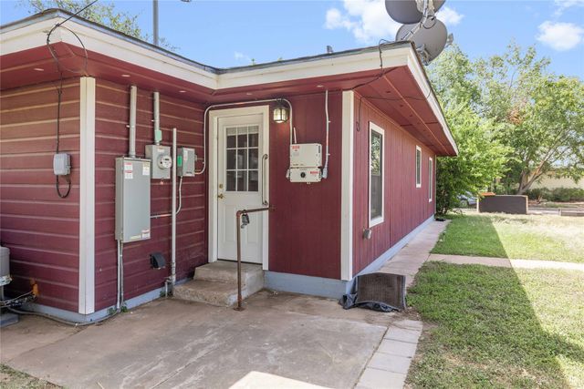 2411 Belmeade Avenue, Brownwood, TX 76801
