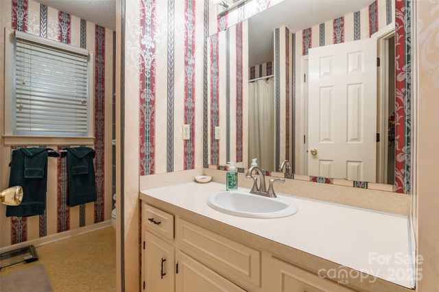 860 Redwood Lane, Chester, SC 29706