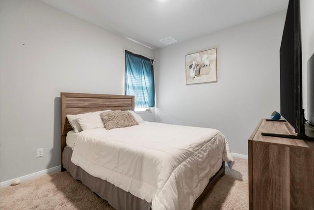 212 Apache Plum DR, Kyle, TX 78640