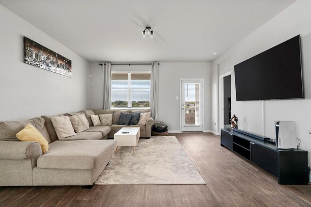 212 Apache Plum DR, Kyle, TX 78640