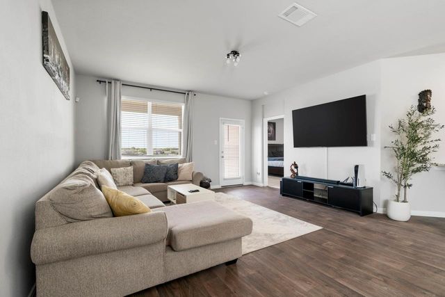 212 Apache Plum DR, Kyle, TX 78640