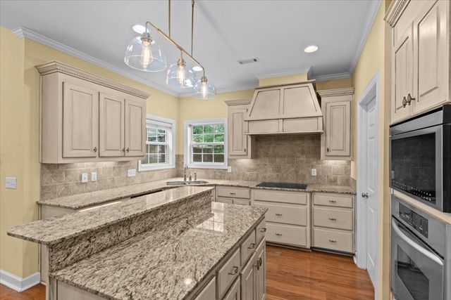 623 Prestwick Dr, Dothan, AL 36305