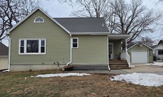 302 1st Street, Parkersburg, IA 50665