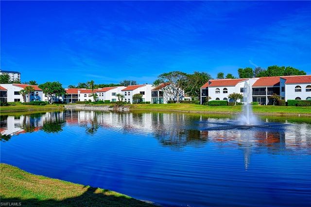 613 BEACHWALK CIR J, Naples, FL 34108