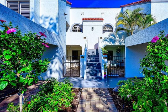 613 BEACHWALK CIR J, Naples, FL 34108