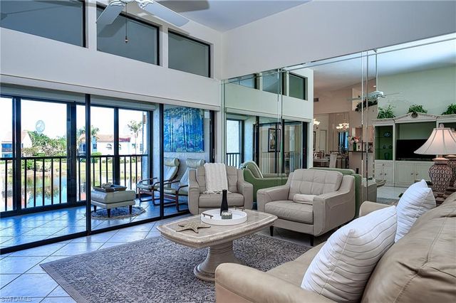 613 BEACHWALK CIR J, Naples, FL 34108