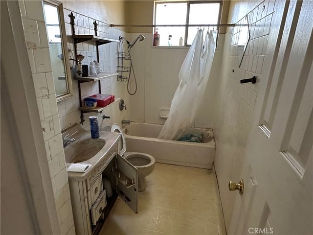 1875 Vine, San Bernardino, CA 92411