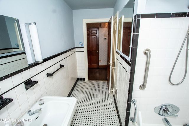 1203 Larue Ave, Louisville, KY 40213