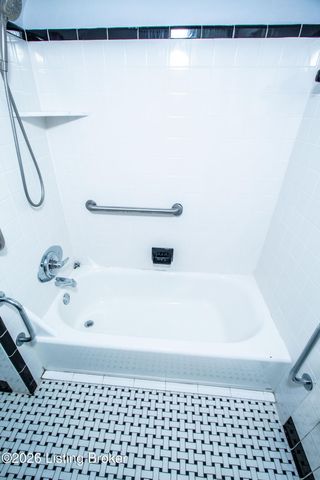 1203 Larue Ave, Louisville, KY 40213