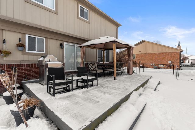 31164 Leopard Circle, Chesterfield Twp, MI 48047