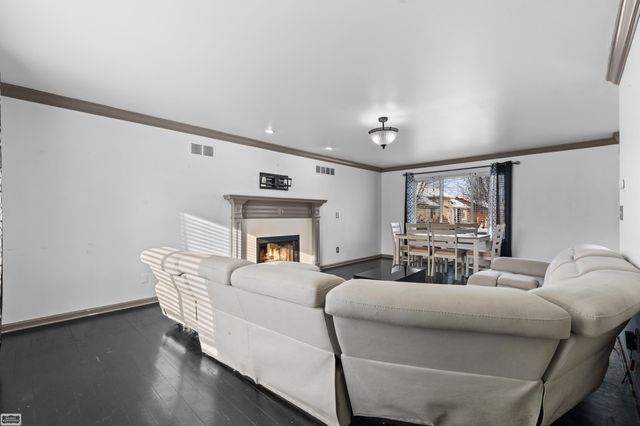 31164 Leopard Circle, Chesterfield Twp, MI 48047