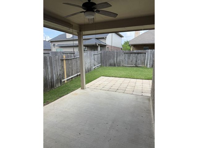 8938 Headstall Drive, Tomball, TX 77375