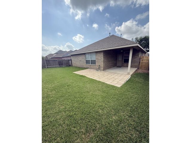 8938 Headstall Drive, Tomball, TX 77375