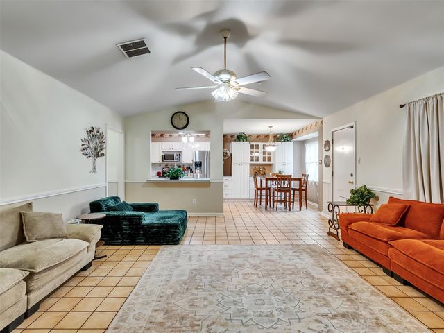 7015 Winding Trace Drive, Houston, TX 77086