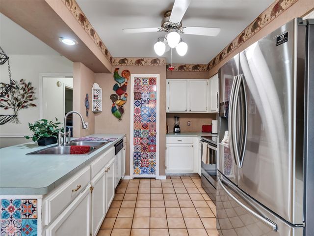 7015 Winding Trace Drive, Houston, TX 77086