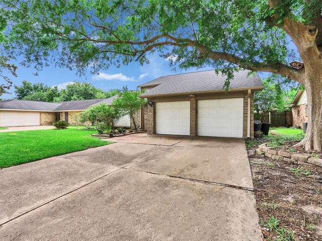 7015 Winding Trace Drive, Houston, TX 77086