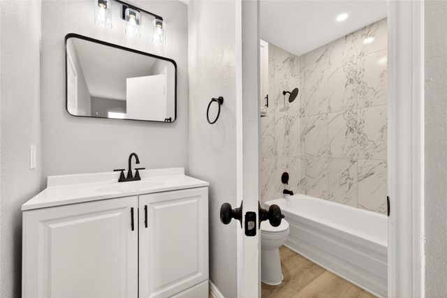 9801 Walnut Street 212, Dallas, TX 75243