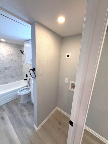 9801 Walnut Street 212, Dallas, TX 75243