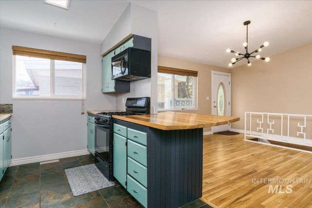 1398 Santa Anita Ave, Pocatello, ID 83201